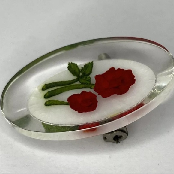 Vintage Red Rose Lucite Hand Carved Gemstone Flower Brooch - Picture 6 of 9